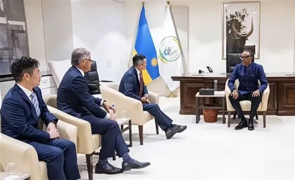 Jack Ma Appears in Africa, Holds Talks with President of Rwanda